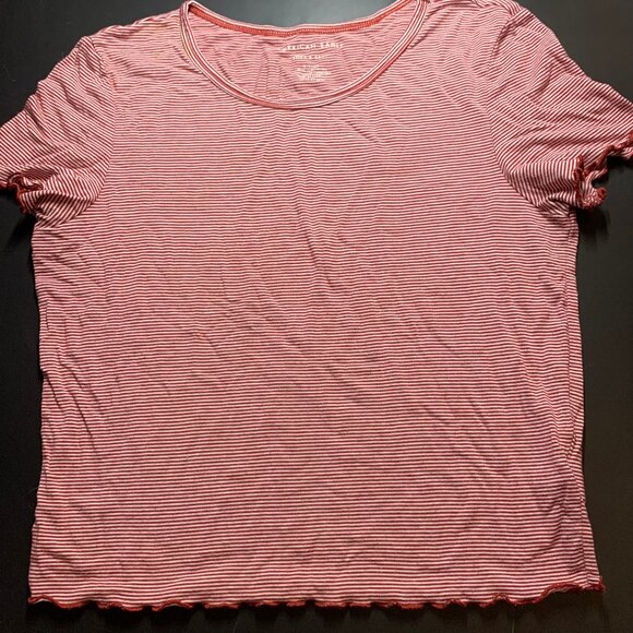 Small Red and White Stripe American Eagle Shirt with Fun Details! - Picture 1 of 4